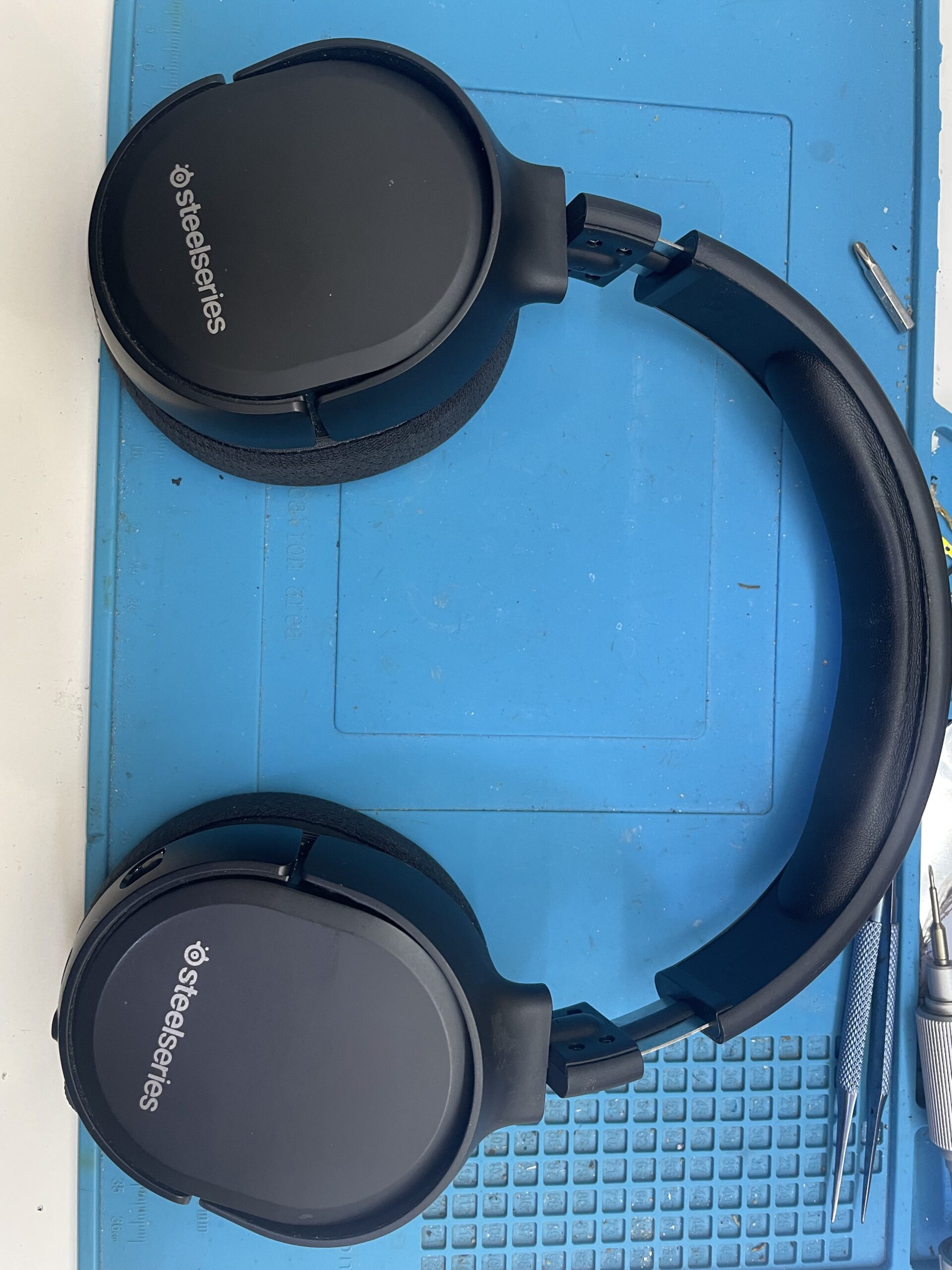 Steelseries kulaklık genel görünüm