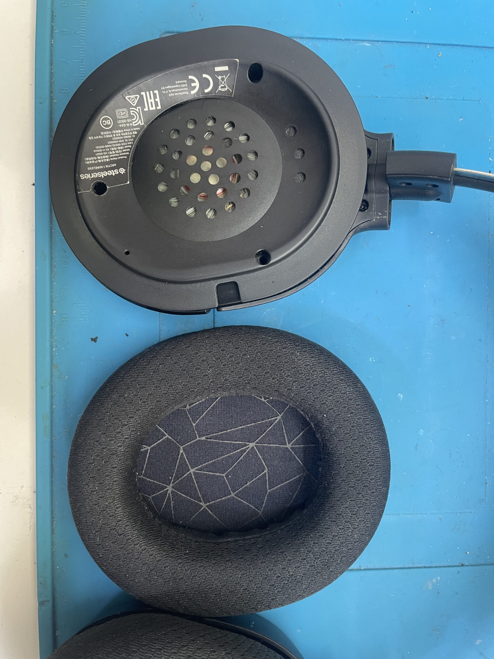 Steelseries kulaklık pedi sökülmüş hali